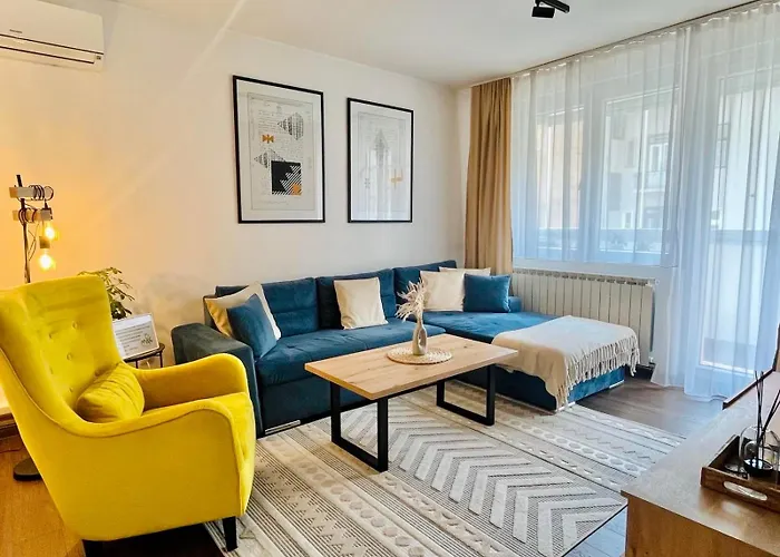 Mak Apartment - Free Parking - Balcony